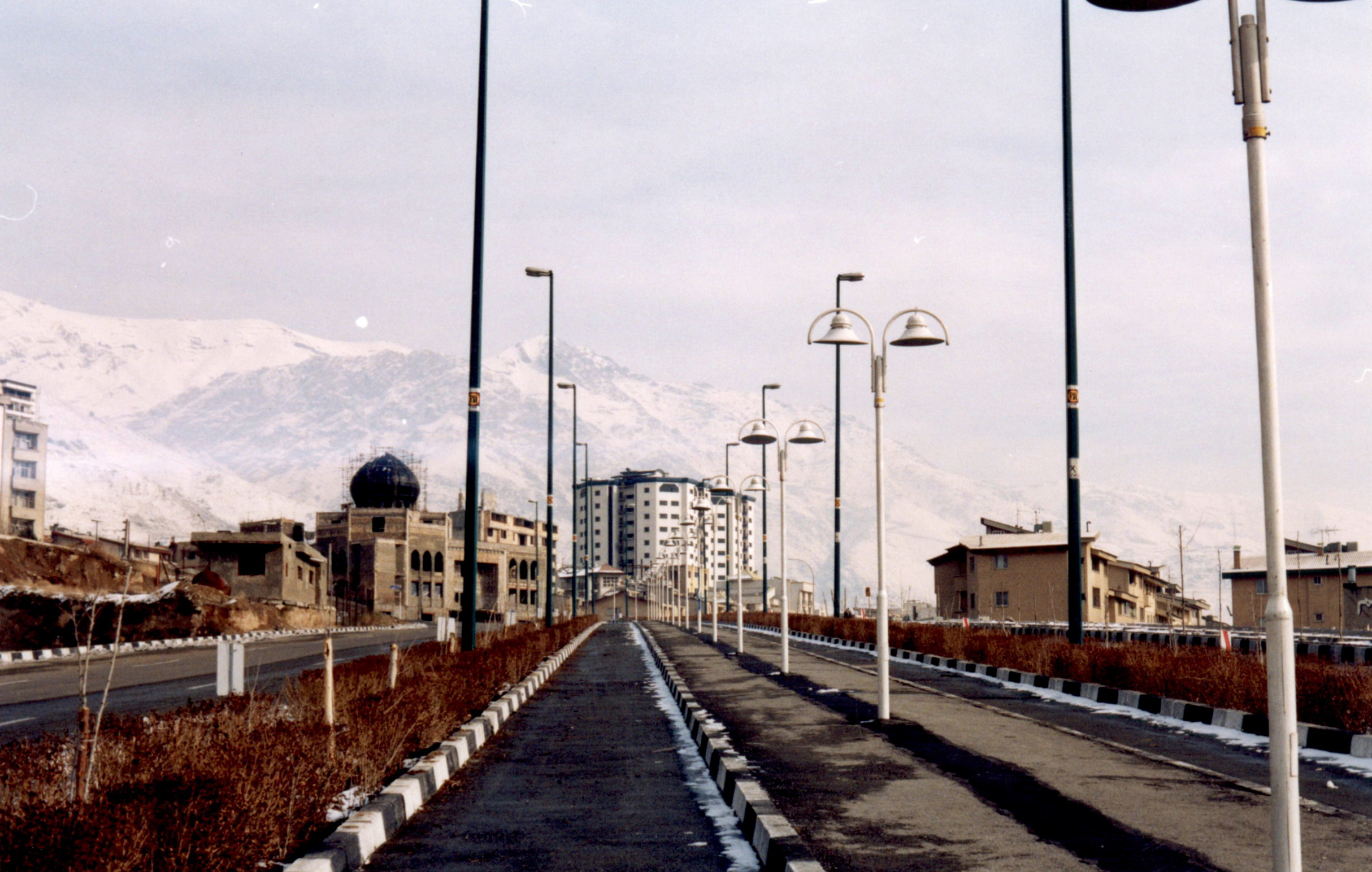 برج های یاسمن در حال ساخت