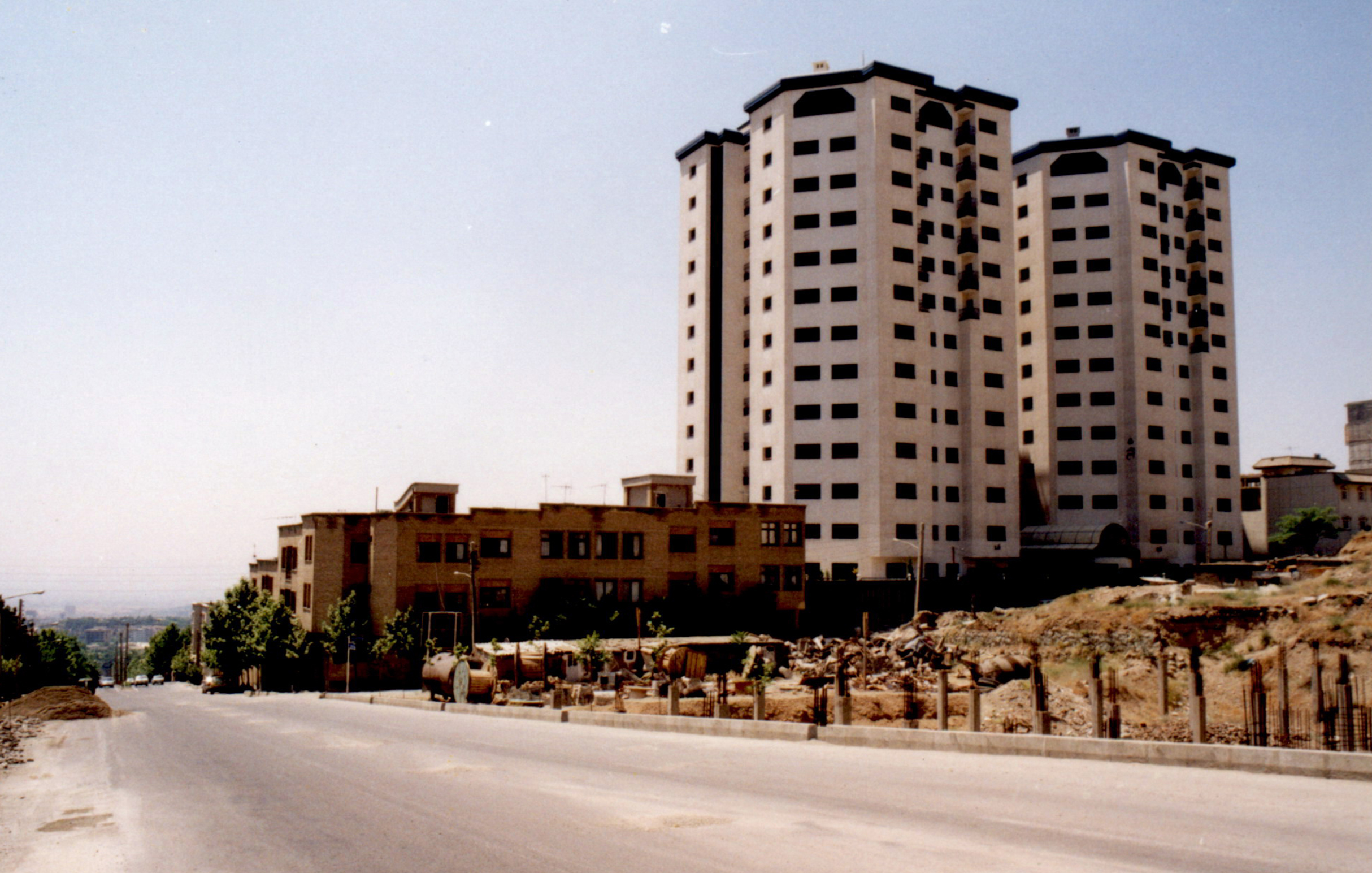 برج های یاسمن در حال ساخت