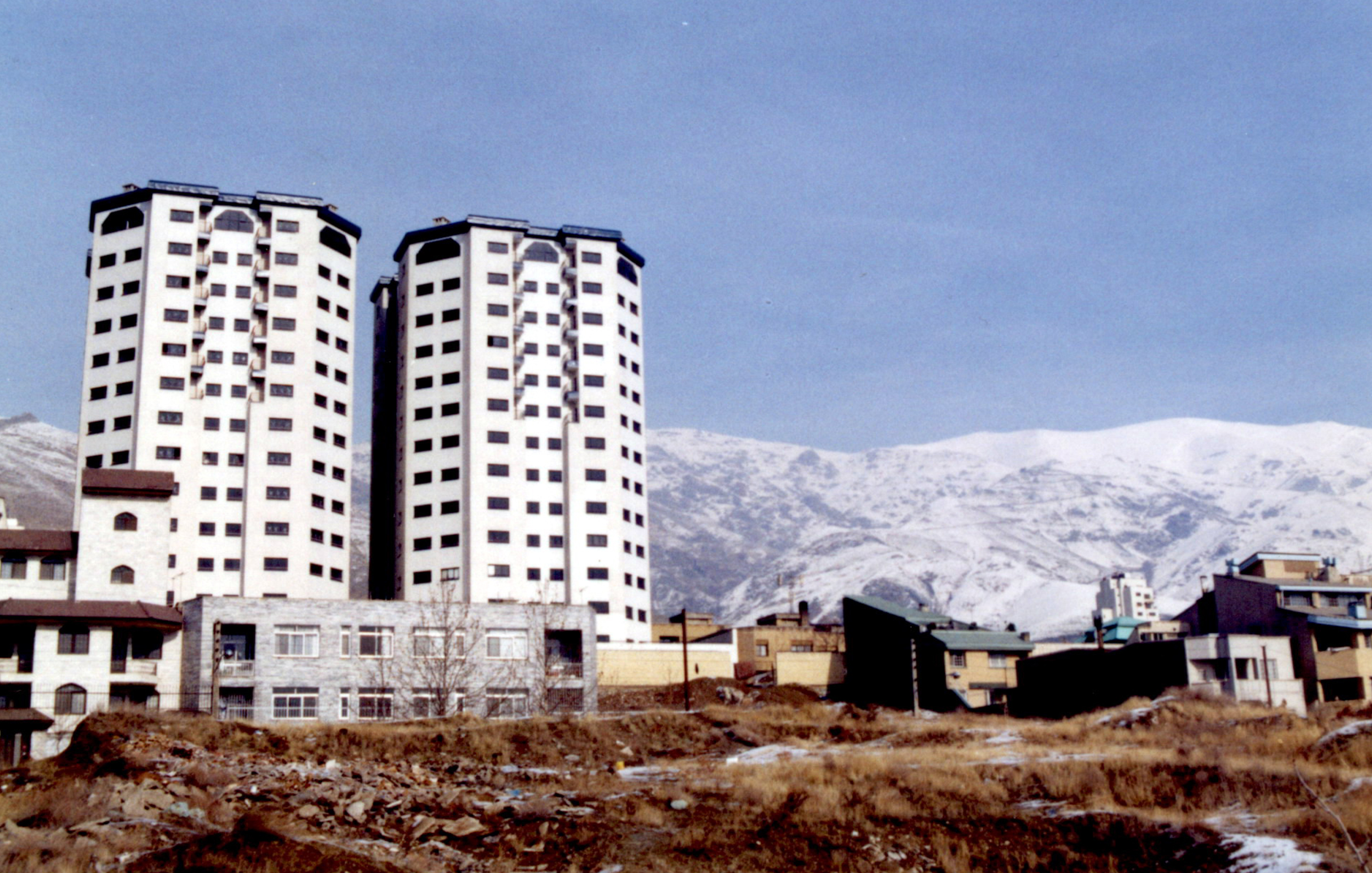 برج های یاسمن در حال ساخت