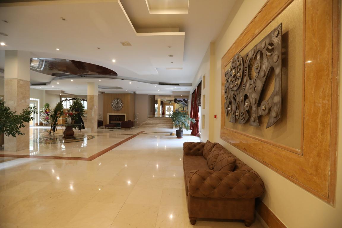 لابی عمارت چناران