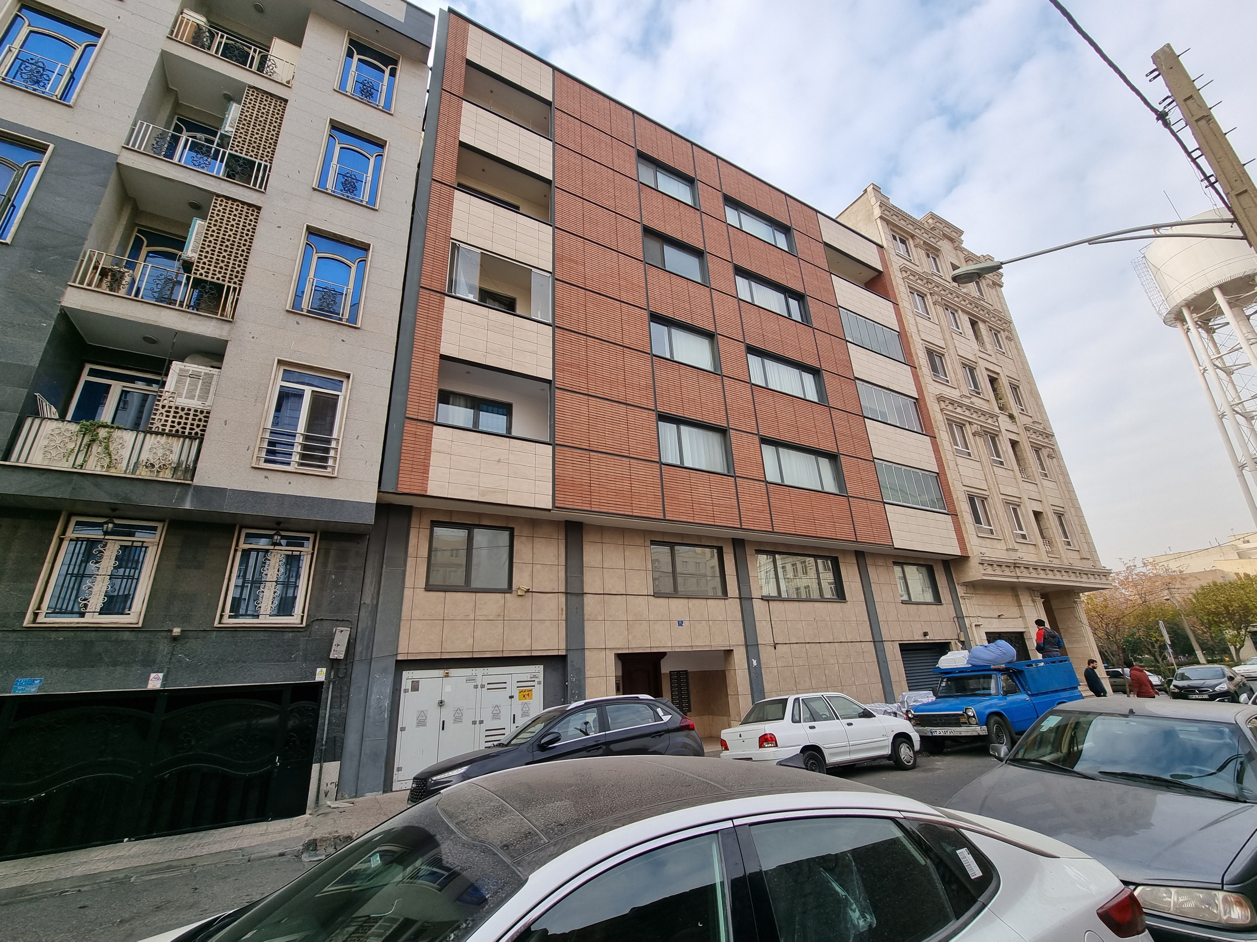 ساختمان بلوار فردوس