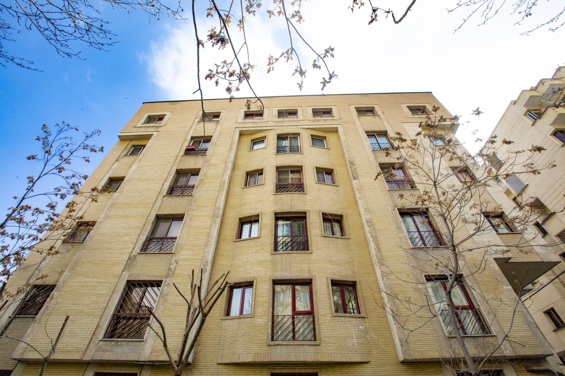 ساختمان مسکونی ارغوان