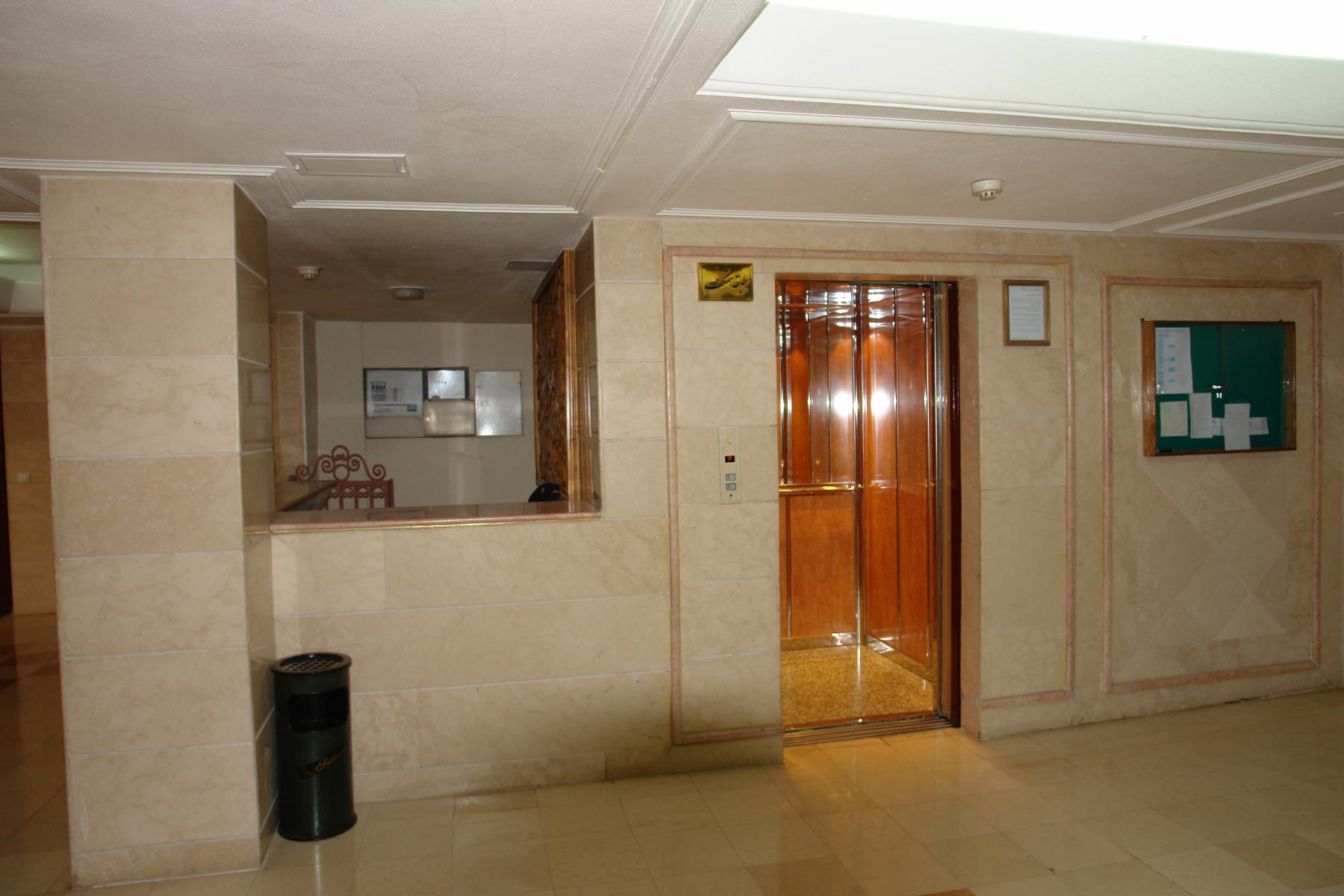 لابی ساختمان مسکونی ارغوان