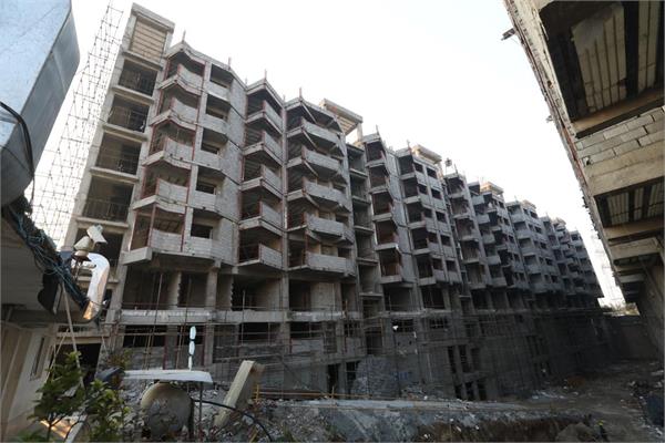 نگین درحال ساخت